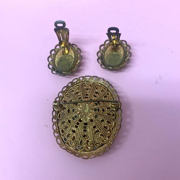 Western Germany Sugar Glass Brooch and Clip On Earrings Set - Picture 4 of 4